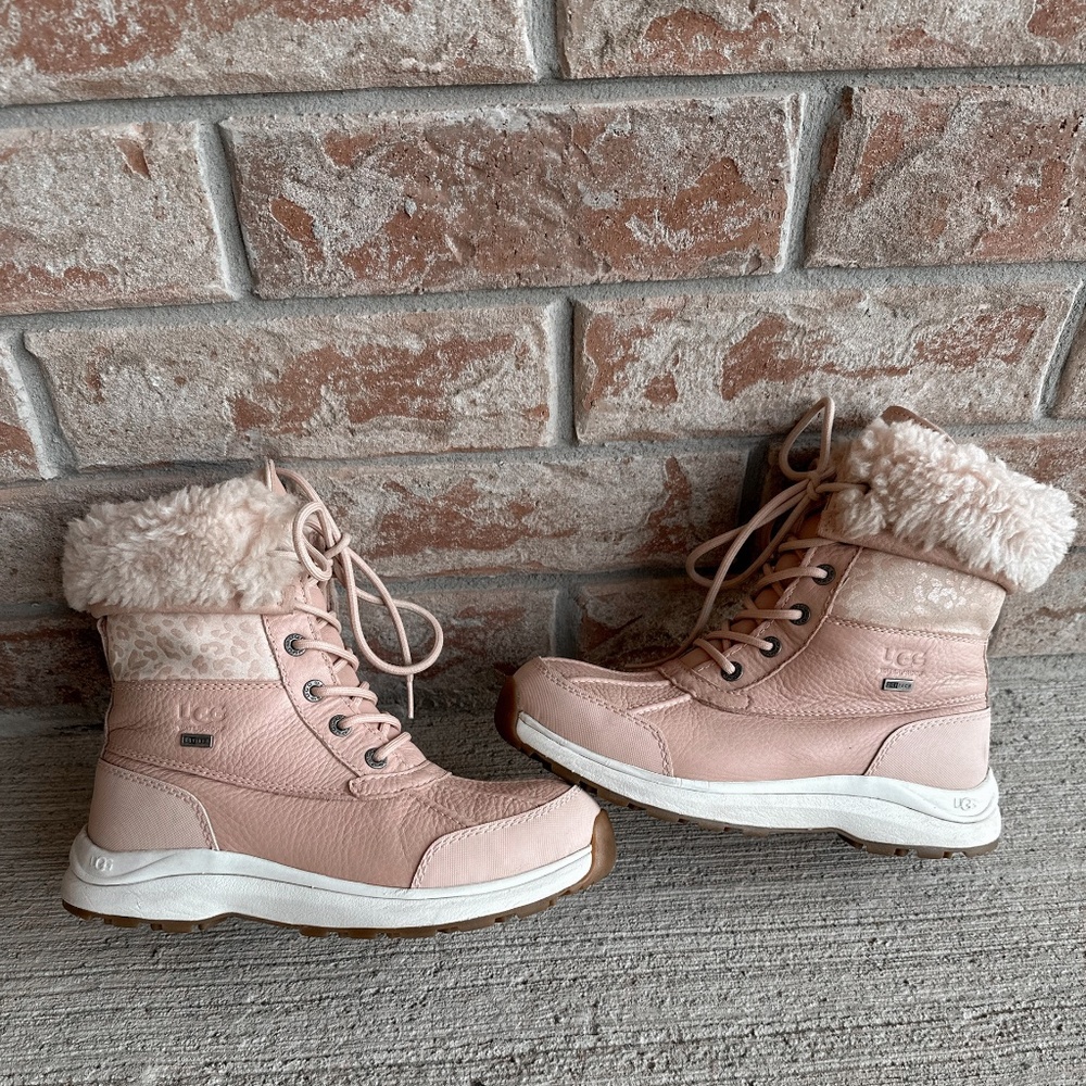 UGG Adirondack III - Snow Leopard Pink